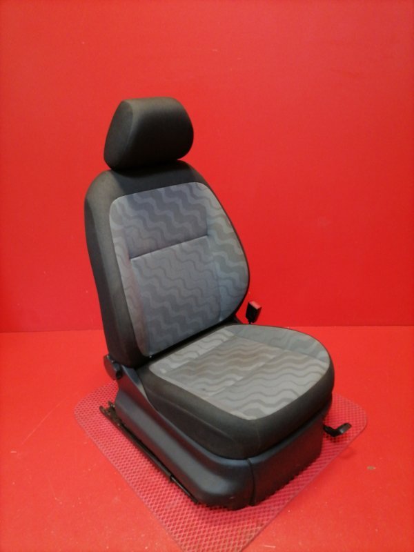 Сиденье Skoda Fabia 5J2 BZG 2008 переднее правое (б/у)