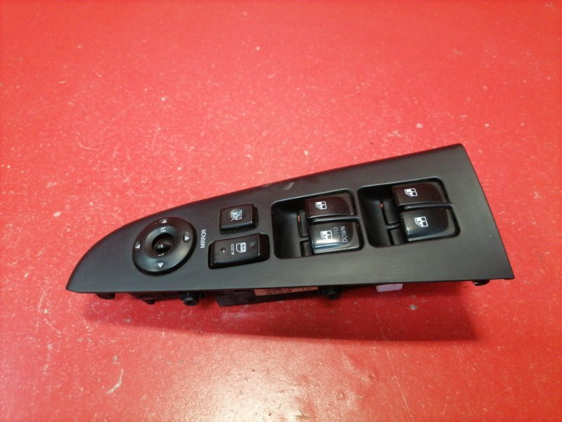 Блок управления стеклоподъемниками Hyundai Elantra HD G4FC 2009 (б/у)