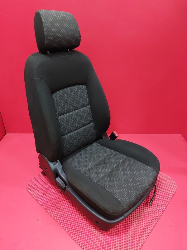 Сиденье Great Wall Hover H3 CC6460KM27 4G63S4M 2013 переднее правое (б/у)