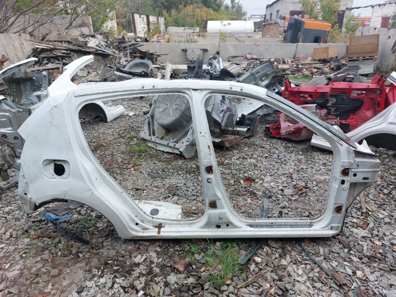 Крыло Renault Sandero BS11 K7M 2012 заднее правое (б/у)