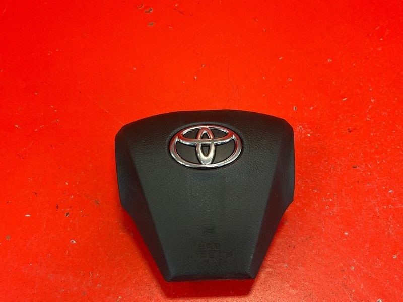 Airbag на руль Toyota Corolla ZRE151L 1ZRFE 2011 (б/у)