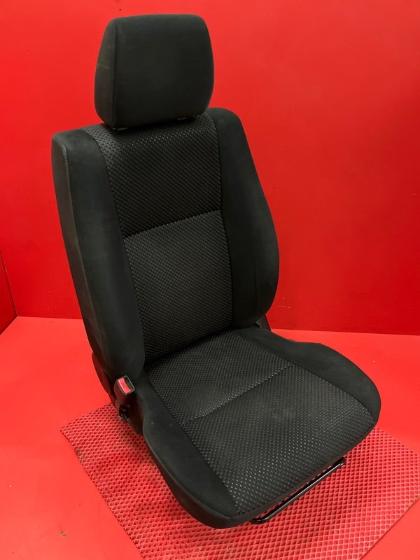 Сиденье Suzuki Grand Vitara TD54V J20A 2006 переднее левое (б/у)