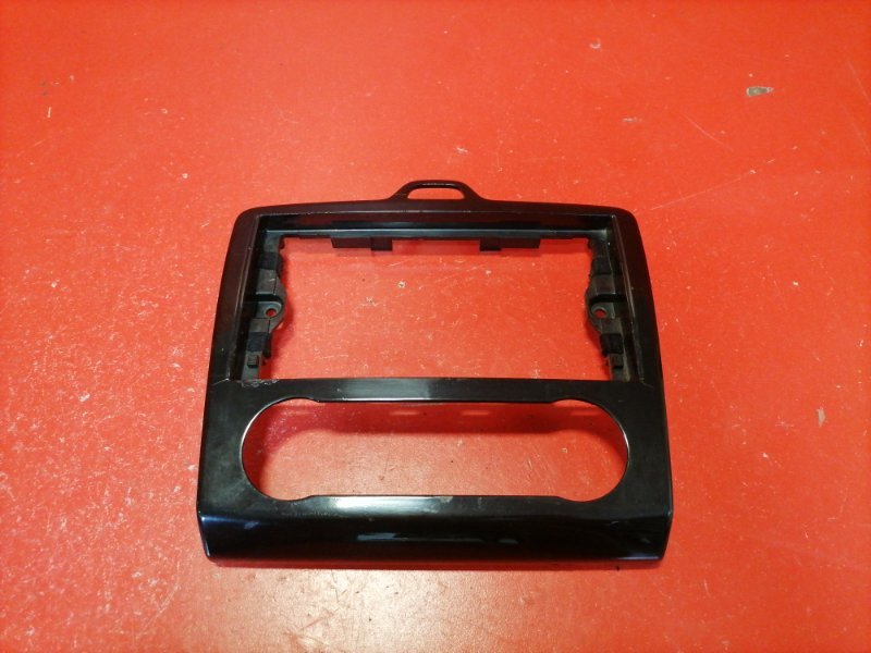 Рамка магнитолы Ford Focus CB4 AODA 2007 (б/у)
