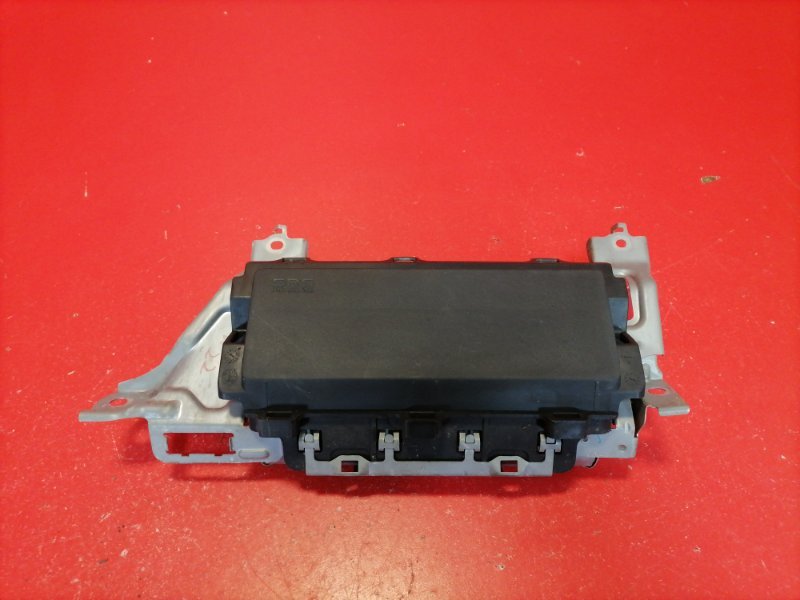 Подушка безопасности коленная Mitsubishi Lancer CY3A 4B10 2010 (б/у)