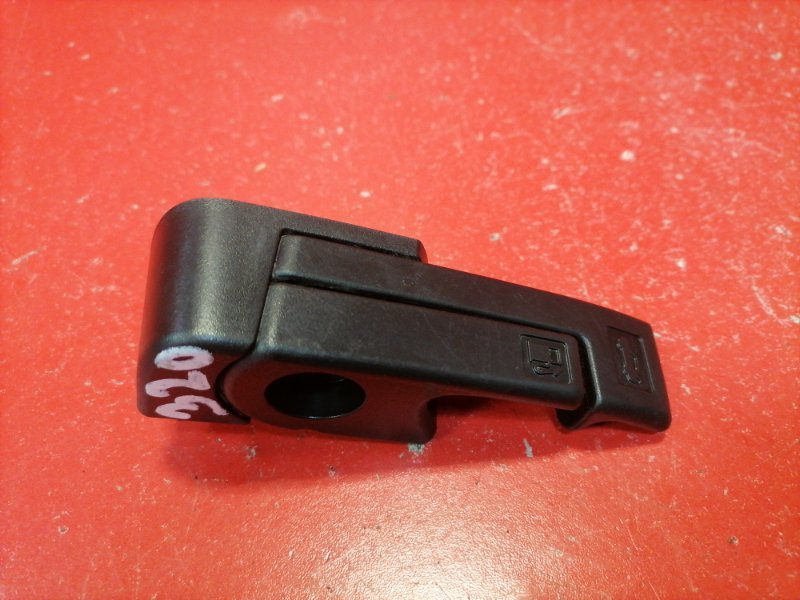 Ручка открытия багажника и лючка бака Mitsubishi Lancer CY3A 4B10 2010 (б/у)