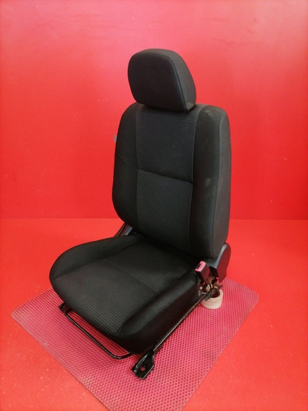 Сиденье Mitsubishi Lancer CY3A 4B10 2010 переднее правое (б/у)