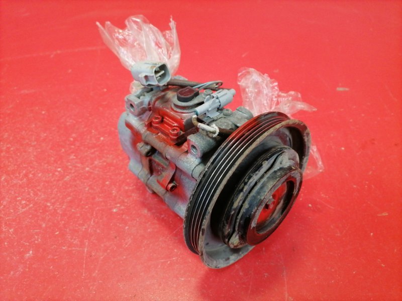 Компрессор кондиционера Toyota Corolla Spacio AE111N 4A-FE 1998 (б/у)