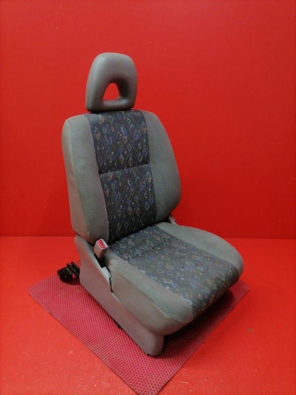 Сиденье Toyota Corolla Spacio AE111N 4A-FE 1998 переднее левое (б/у)