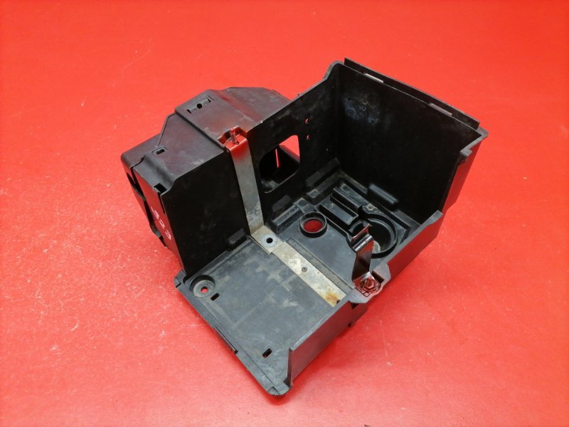 Площадка под аккумулятор Ford Focus CB4 QQDB 2006 (б/у)