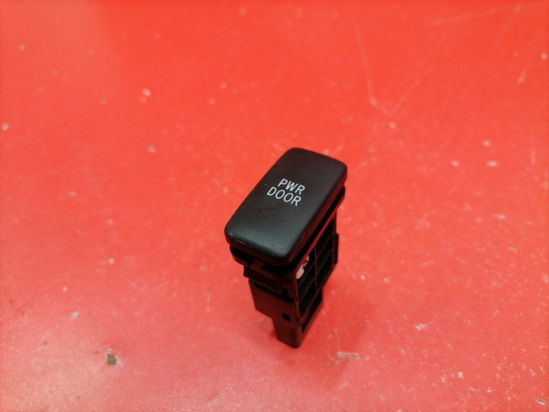 Кнопка открывания багажника Lexus RX330 MCU38L 3MZ-FE 2003 (б/у)