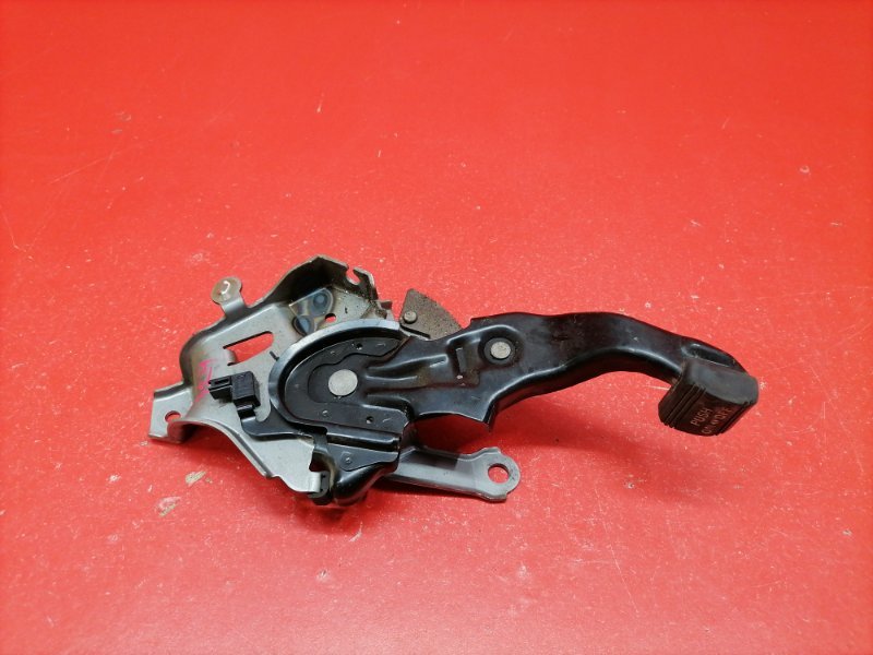 Педаль стояночного тормоза Lexus RX330 MCU38L 3MZ-FE 2003 (б/у) Педаль стояночного тормоза Lexus RX330 MCU38L 3MZ-FE 2003 (б/у)