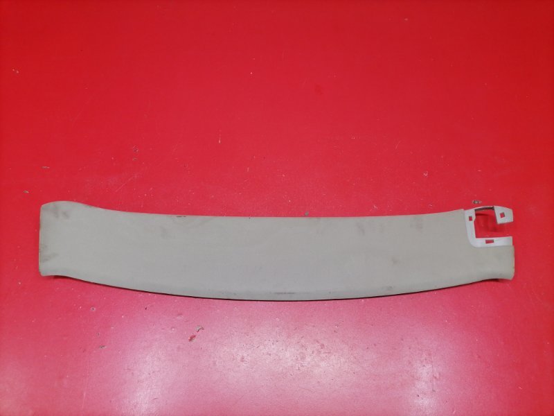 Обшивка двери багажника верхняя Lexus RX330 MCU38L 3MZ-FE 2003 (б/у)