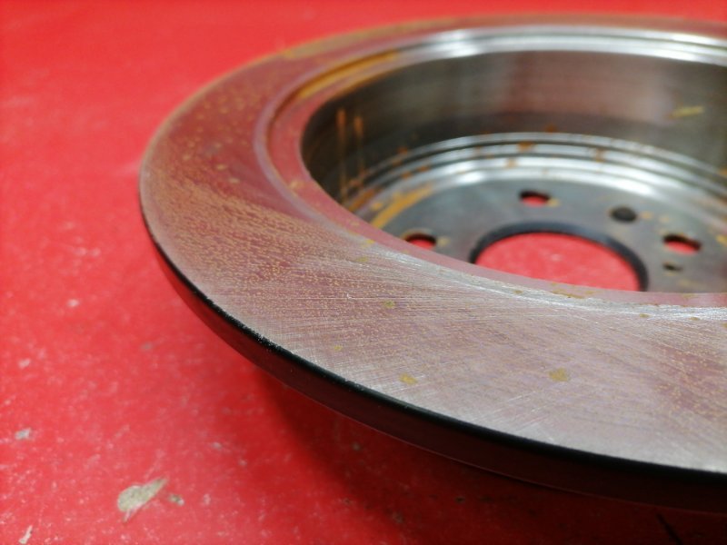 Тормозной диск Lexus RX330 MCU38L 3MZ-FE 2003 задний (б/у) Тормозной диск Lexus RX330 MCU38L 3MZ-FE 2003 задний (б/у)