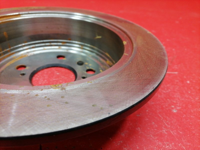 Тормозной диск Lexus RX330 MCU38L 3MZ-FE 2003 задний (б/у) Тормозной диск Lexus RX330 MCU38L 3MZ-FE 2003 задний (б/у)