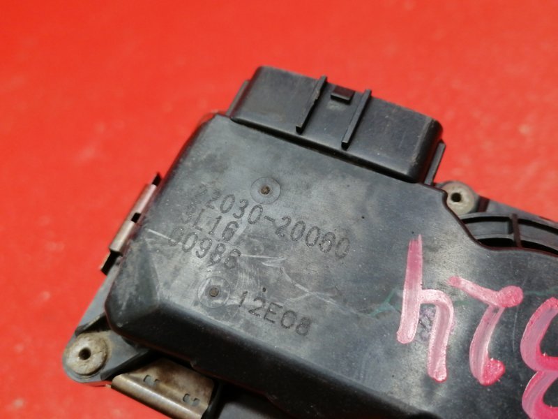 Дроссельная заслонка Lexus RX330 MCU38L 3MZ-FE 2003 (б/у) Дроссельная заслонка Lexus RX330 MCU38L 3MZ-FE 2003 (б/у)