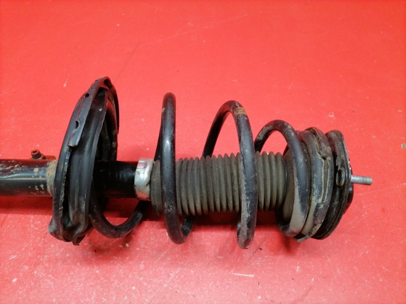 Стойка подвески Lexus RX330 MCU38L 3MZ-FE 2003 передняя правая (б/у) Стойка подвески Lexus RX330 MCU38L 3MZ-FE 2003 передняя правая (б/у)