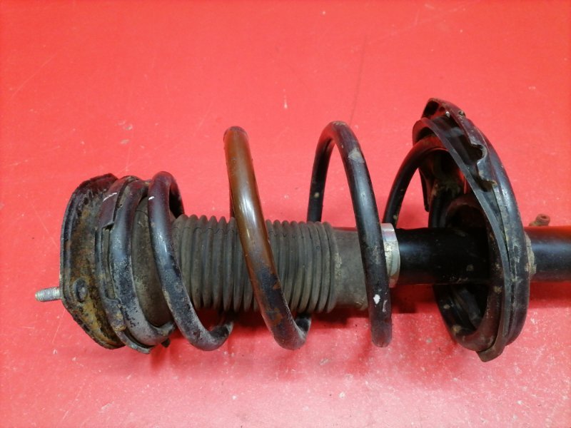 Стойка подвески Lexus RX330 MCU38L 3MZ-FE 2003 передняя левая (б/у) Стойка подвески Lexus RX330 MCU38L 3MZ-FE 2003 передняя левая (б/у)