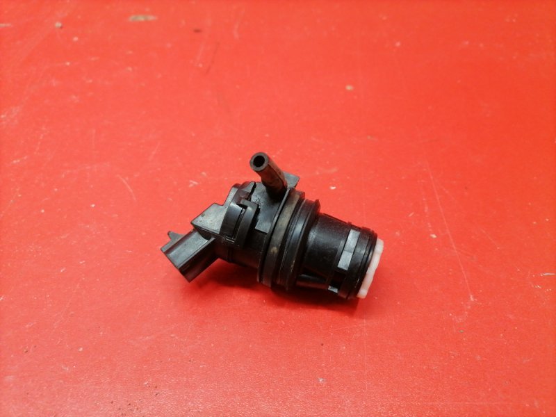 Насос омывателя Lexus RX330 MCU38L 3MZ-FE 2003 (б/у)