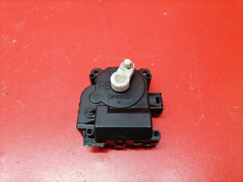 Сервопривод заслонок печки Lexus RX330 MCU38L 3MZ-FE 2003 (б/у) Сервопривод заслонок печки Lexus RX330 MCU38L 3MZ-FE 2003 (б/у)
