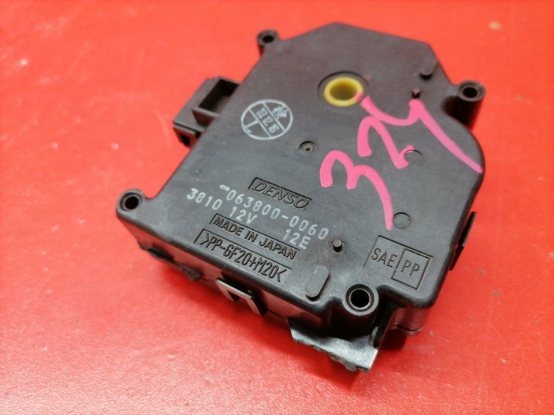 Сервопривод заслонок печки Lexus RX330 MCU38L 3MZ-FE 2003 (б/у) Сервопривод заслонок печки Lexus RX330 MCU38L 3MZ-FE 2003 (б/у)