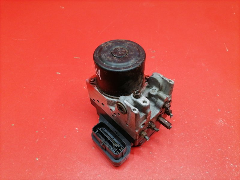 Блок abs Lexus RX330 MCU38L 3MZ-FE 2003 (б/у)