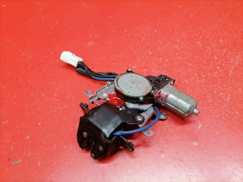 Замок двери багажника Lexus RX330 MCU38L 3MZ-FE 2003 (б/у)