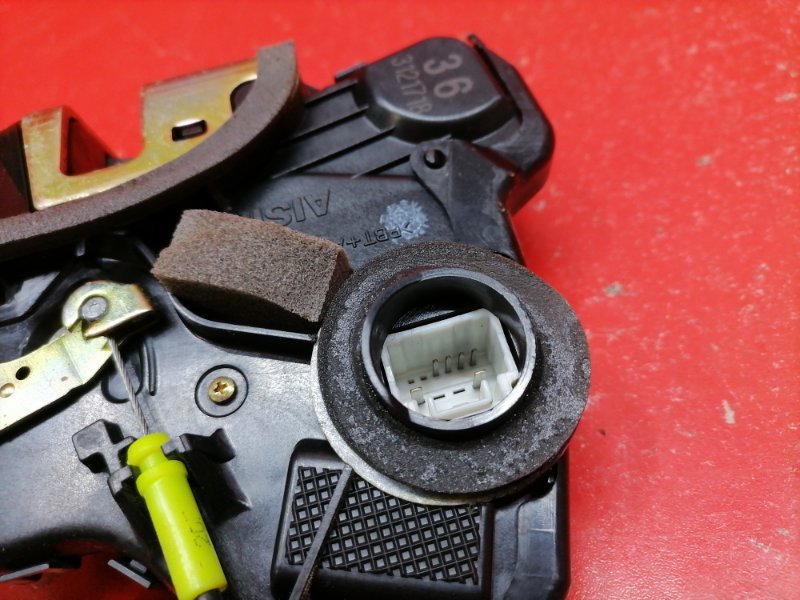 Замок двери Lexus RX330 MCU38L 3MZ-FE 2003 передний левый (б/у) Замок двери Lexus RX330 MCU38L 3MZ-FE 2003 передний левый (б/у)