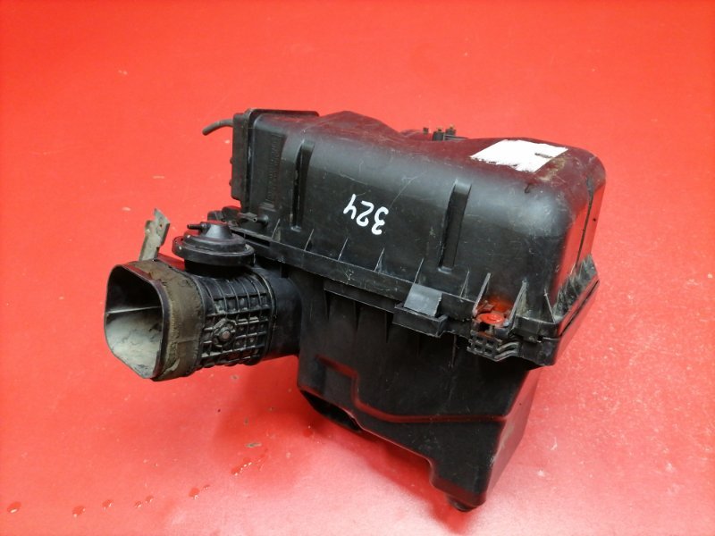 Корпус воздушного фильтра Lexus RX330 MCU38L 3MZ-FE 2003 (б/у)