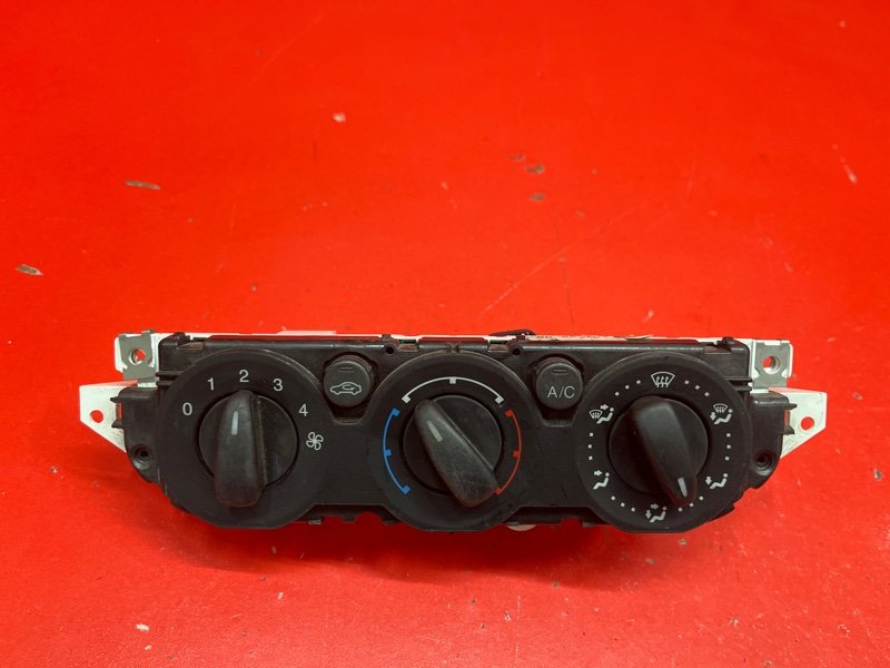 Блок управления климатической установкой Ford Focus CB4 SHDA 2010 (б/у) Блок управления климатической установкой Ford Focus CB4 SHDA 2010 (б/у)