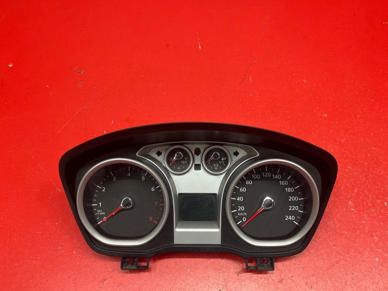Щиток приборов Ford Focus CB4 SHDA 2010 (б/у) Щиток приборов Ford Focus CB4 SHDA 2010 (б/у)