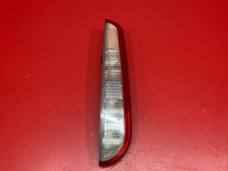 Фонарь Ford Focus CB4 SHDA 2010 задний правый (б/у) Фонарь Ford Focus CB4 SHDA 2010 задний правый (б/у)