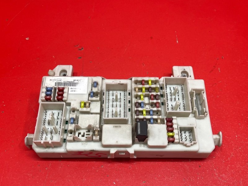 Блок предохранителей салонный Ford Focus CB4 SHDA 2010 (б/у) Блок предохранителей салонный Ford Focus CB4 SHDA 2010 (б/у)