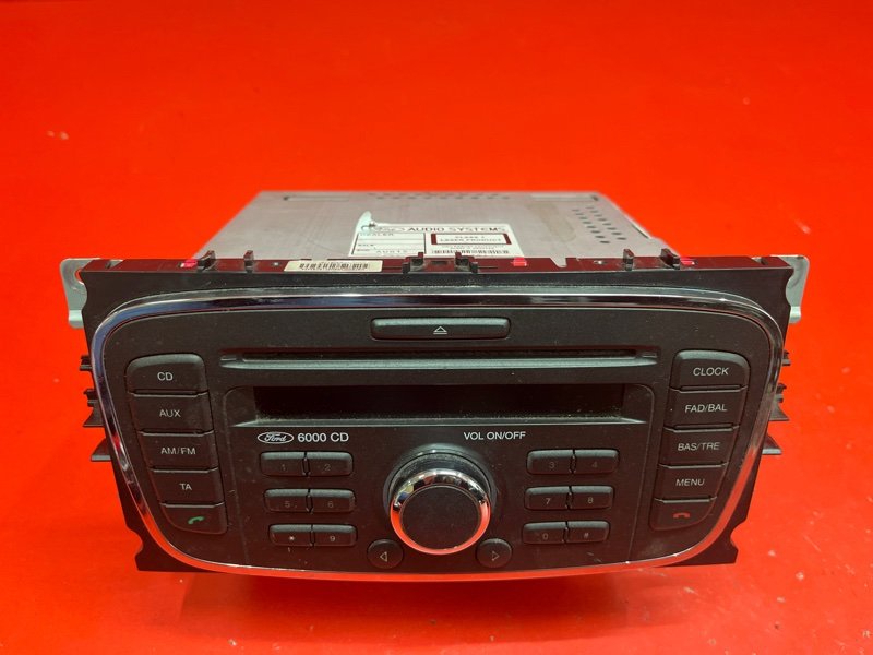 Магнитола Ford Focus CB4 SHDA 2010 (б/у) Магнитола Ford Focus CB4 SHDA 2010 (б/у)