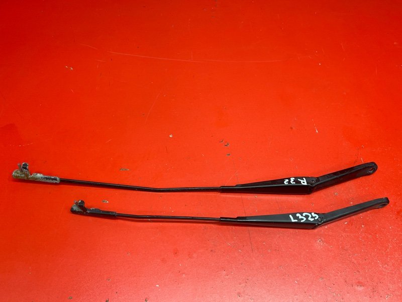 Поводок стеклоочистителя Ford Focus CB4 SHDA 2010 передний (б/у) Поводок стеклоочистителя Ford Focus CB4 SHDA 2010 передний (б/у)