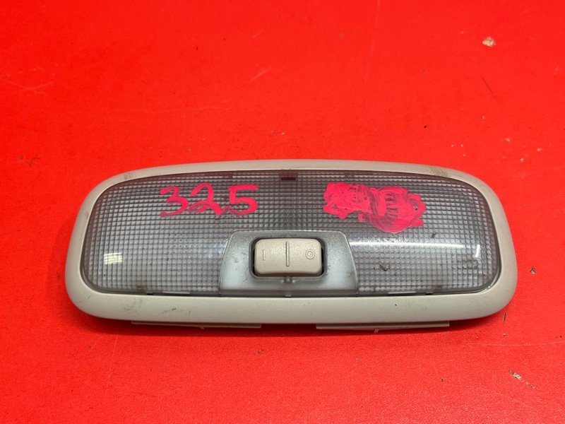 Плафон салонный Ford Focus CB4 SHDA 2010 (б/у) Плафон салонный Ford Focus CB4 SHDA 2010 (б/у)