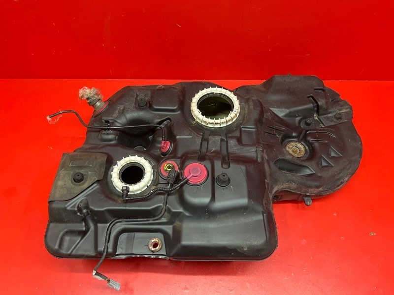 Бак топливный Lexus RX330 MCU38L 3MZ-FE 2003 (б/у) Бак топливный Lexus RX330 MCU38L 3MZ-FE 2003 (б/у)