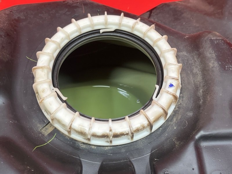 Бак топливный Lexus RX330 MCU38L 3MZ-FE 2003 (б/у) Бак топливный Lexus RX330 MCU38L 3MZ-FE 2003 (б/у)