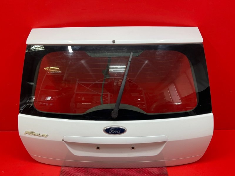 Дверь багажника Ford Focus CB4 SHDA 2010 задняя (б/у) Дверь багажника Ford Focus CB4 SHDA 2010 задняя (б/у)