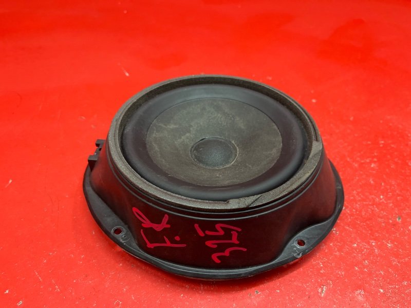 Динамик Ford Focus CB4 SHDA 2010 передний (б/у) Динамик Ford Focus CB4 SHDA 2010 передний (б/у)