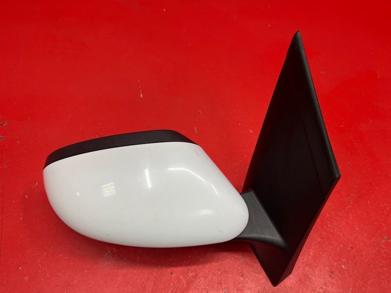 Зеркало Ford Focus CB4 SHDA 2010 правое (б/у) Зеркало Ford Focus CB4 SHDA 2010 правое (б/у)