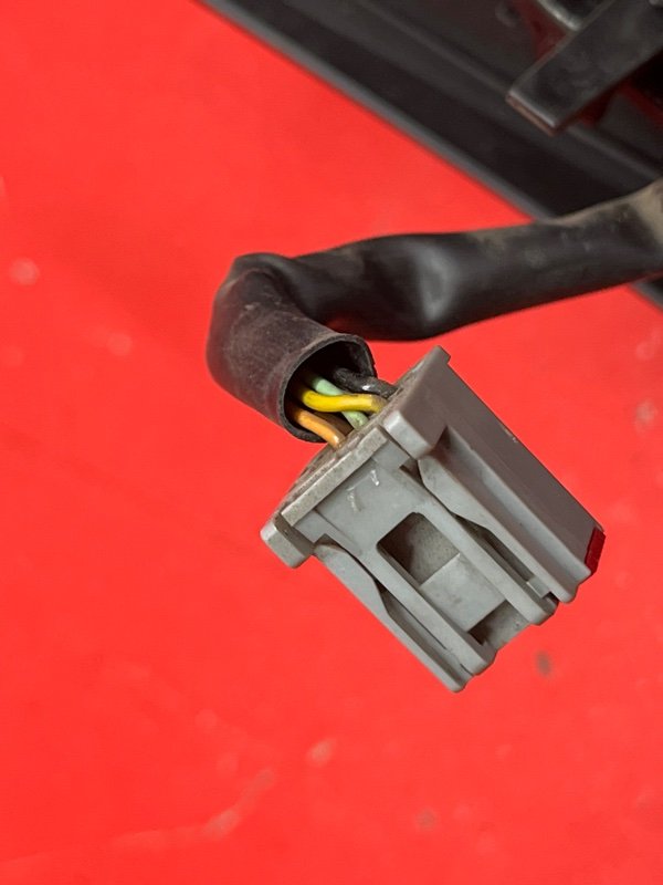 Зеркало Ford Focus CB4 SHDA 2010 правое (б/у) Зеркало Ford Focus CB4 SHDA 2010 правое (б/у)