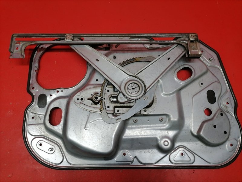 Панель двери Ford Focus CB4 SHDA 2010 передний правый (б/у) Панель двери Ford Focus CB4 SHDA 2010 передний правый (б/у)