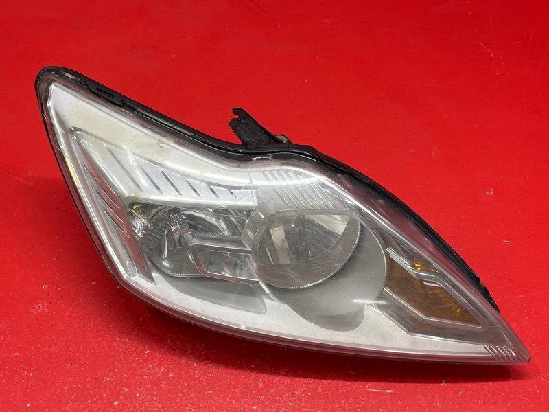 Фара Ford Focus CB4 SHDA 2010 передняя правая (б/у) Фара Ford Focus CB4 SHDA 2010 передняя правая (б/у)