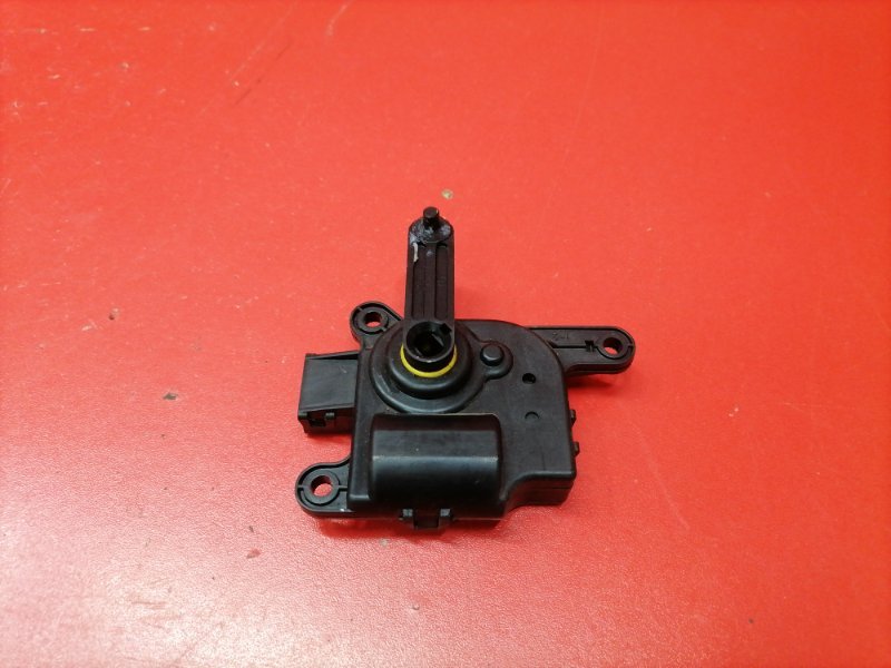 Сервопривод заслонок печки Kia Ceed ED G4FC 2008 (б/у) Сервопривод заслонок печки Kia Ceed ED G4FC 2008 (б/у)