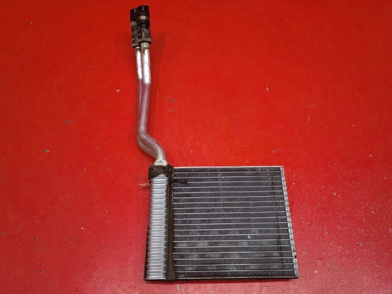 Радиатор отопителя Ford Focus CB4 SHDA 2010 (б/у) Радиатор отопителя Ford Focus CB4 SHDA 2010 (б/у)