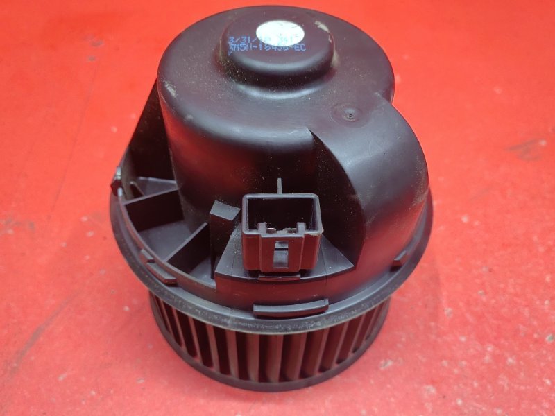 Мотор печки Ford Focus CB4 SHDA 2010 (б/у) Мотор печки Ford Focus CB4 SHDA 2010 (б/у)