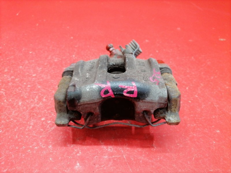 Суппорт Ford Focus CB4 SHDA 2010 задний правый (б/у) Суппорт Ford Focus CB4 SHDA 2010 задний правый (б/у)