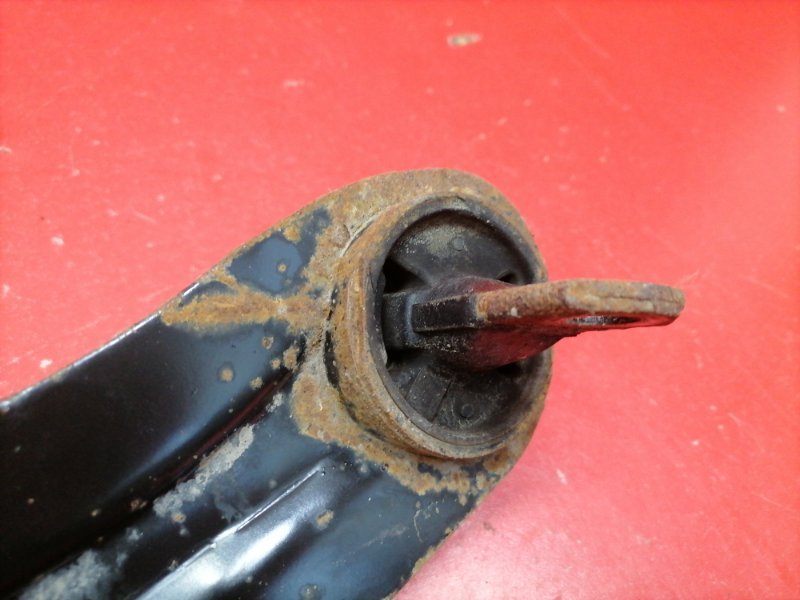 Рычаг продольный Ford Focus CB4 SHDA 2010 задний левый (б/у) Рычаг продольный Ford Focus CB4 SHDA 2010 задний левый (б/у)