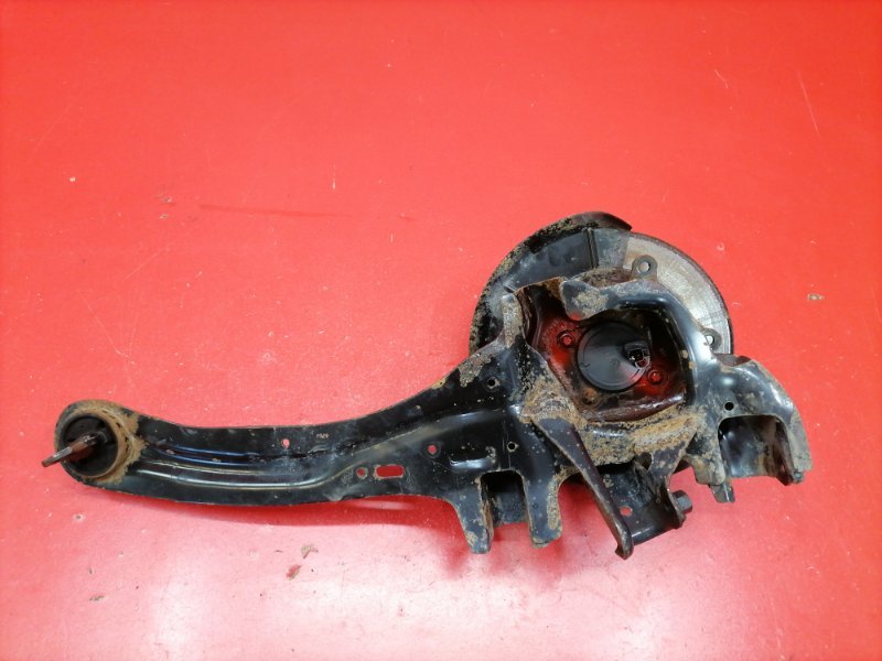 Рычаг продольный Ford Focus CB4 SHDA 2010 задний правый (б/у) Рычаг продольный Ford Focus CB4 SHDA 2010 задний правый (б/у)