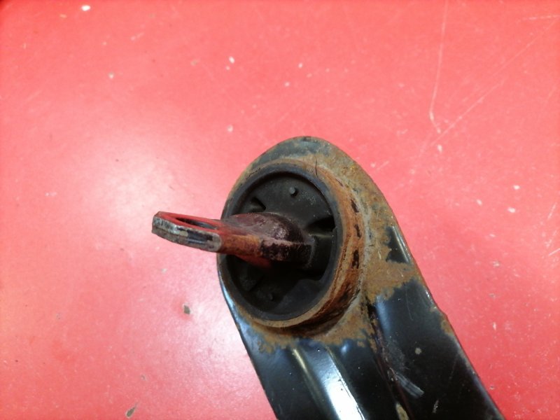 Рычаг продольный Ford Focus CB4 SHDA 2010 задний правый (б/у) Рычаг продольный Ford Focus CB4 SHDA 2010 задний правый (б/у)